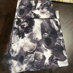 Lululemon floral leggings. High waist. 7/8 length. Gently worn and washed.